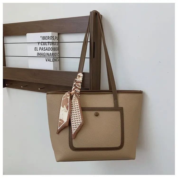 Fashionable Women's Handbag Crafted From Fine Leather Boasting Casual Simple Vintage And Trendy Daily Look