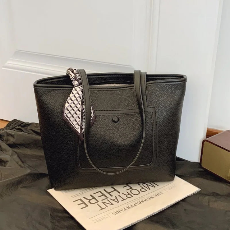 Fashionable Women's Handbag Crafted From Fine Leather Boasting Casual Simple Vintage And Trendy Daily Look