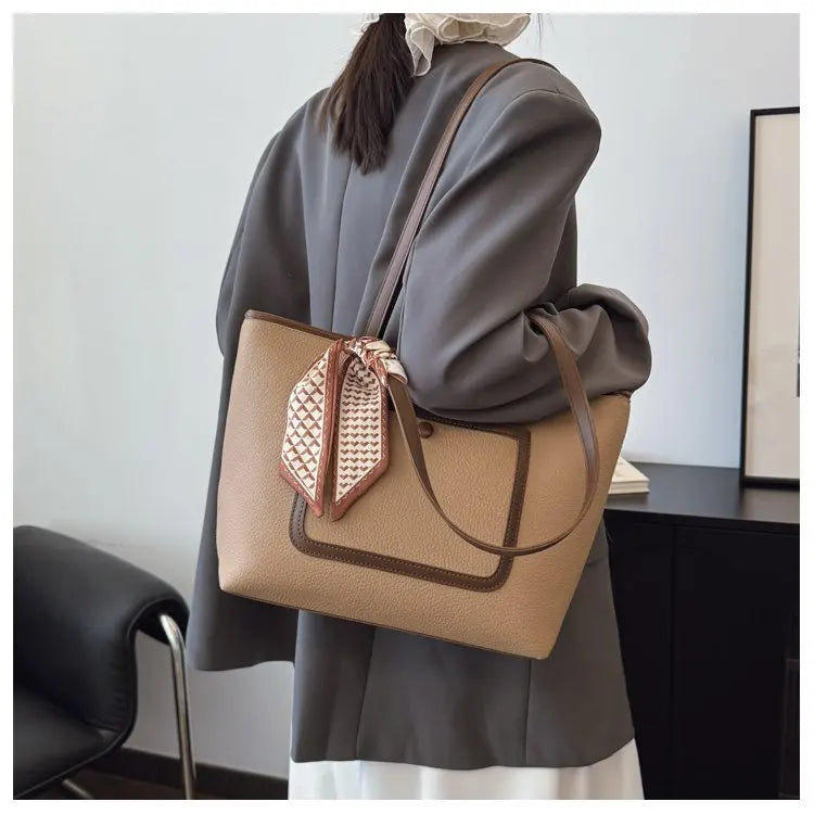 Fashionable Women's Handbag Crafted From Fine Leather Boasting Casual Simple Vintage And Trendy Daily Look