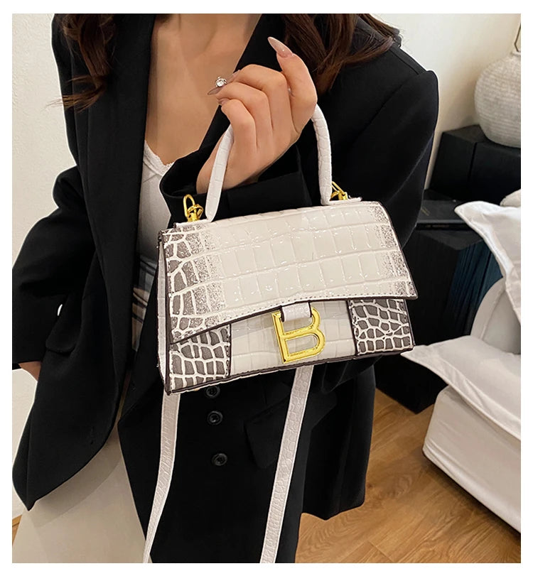 Chic Women's Handbag From Famous Designer In Soft Leather With Popular Classic Appeal And Comfortable Handle