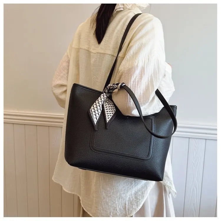 Fashionable Women's Handbag Crafted From Fine Leather Boasting Casual Simple Vintage And Trendy Daily Look