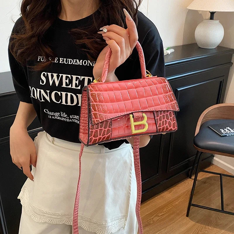 Chic Women's Handbag From Famous Designer In Soft Leather With Popular Classic Appeal And Comfortable Handle