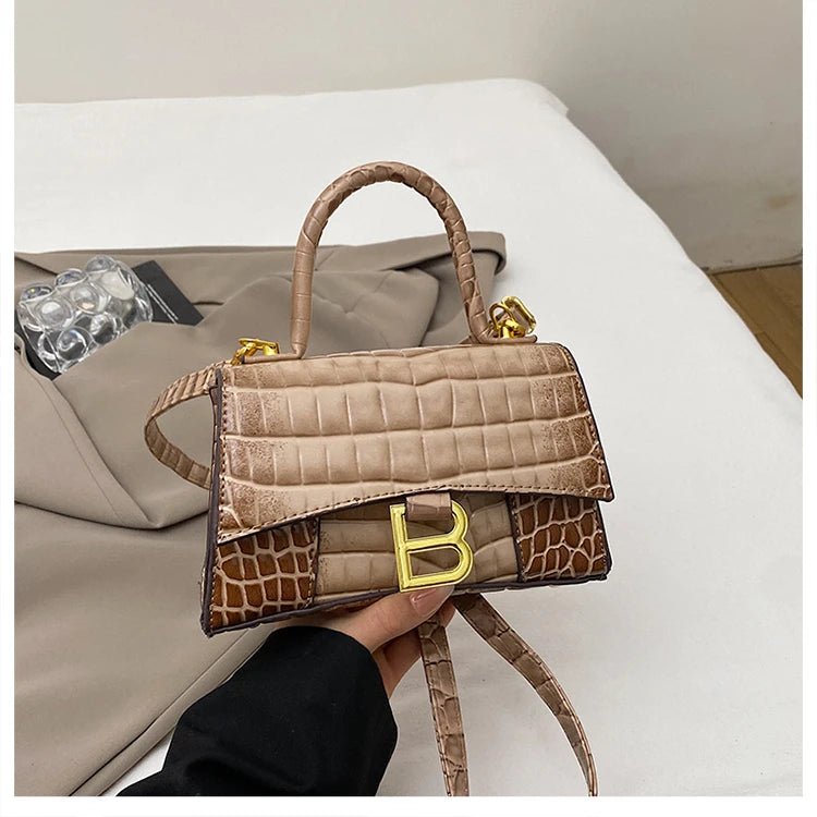 Chic Women's Handbag From Famous Designer In Soft Leather With Popular Classic Appeal And Comfortable Handle