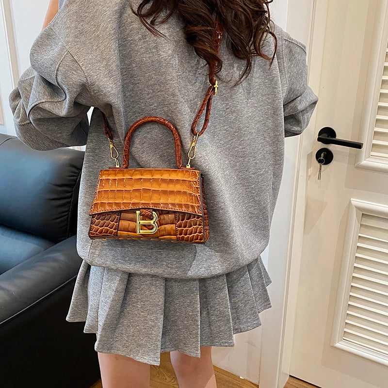 Chic Women's Handbag From Famous Designer In Soft Leather With Popular Classic Appeal And Comfortable Handle