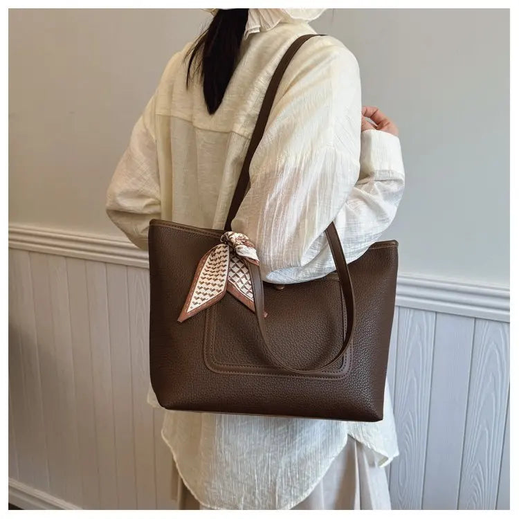 Fashionable Women's Handbag Crafted From Fine Leather Boasting Casual Simple Vintage And Trendy Daily Look