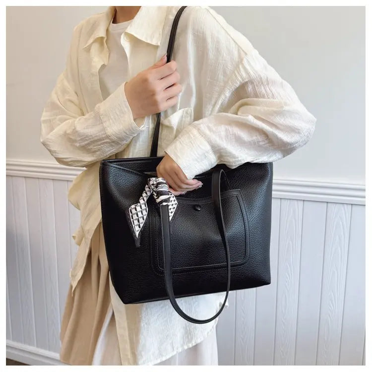 Fashionable Women's Handbag Crafted From Fine Leather Boasting Casual Simple Vintage And Trendy Daily Look