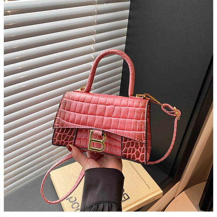 Chic Women's Handbag From Famous Designer In Soft Leather With Popular Classic Appeal And Comfortable Handle