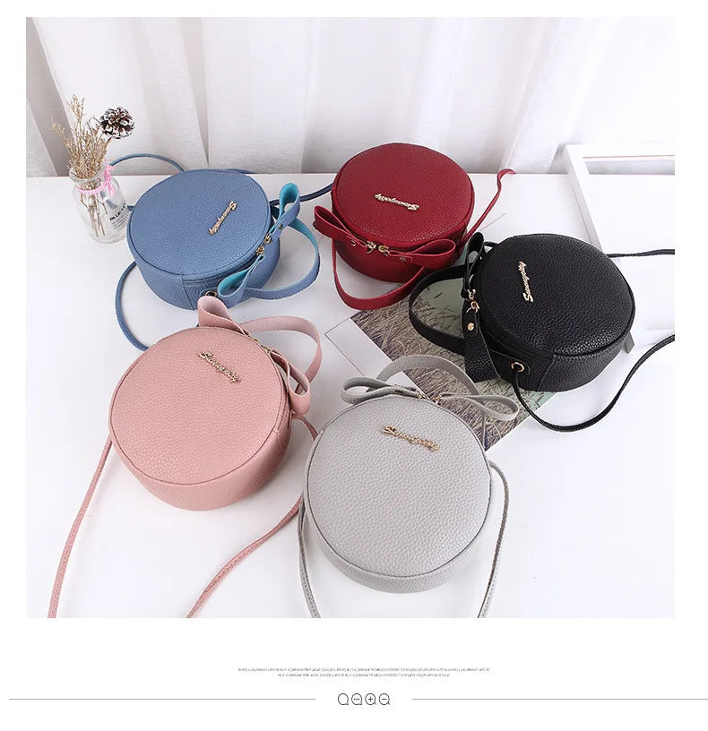 New handbag cute little round bag shoulder diagonal bag portable cosmetic bag foreign trade wholesale small bag. Women's bag