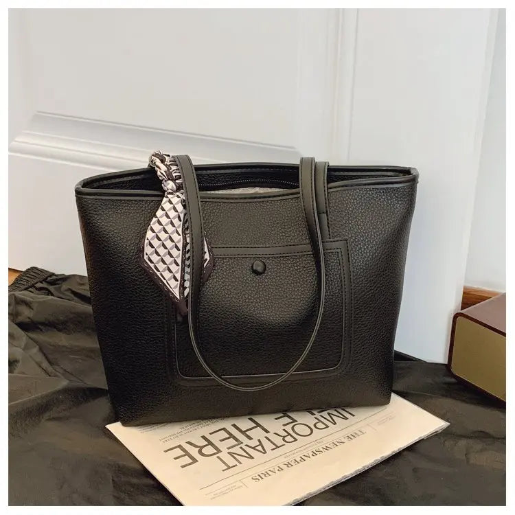 Fashionable Women's Handbag Crafted From Fine Leather Boasting Casual Simple Vintage And Trendy Daily Look