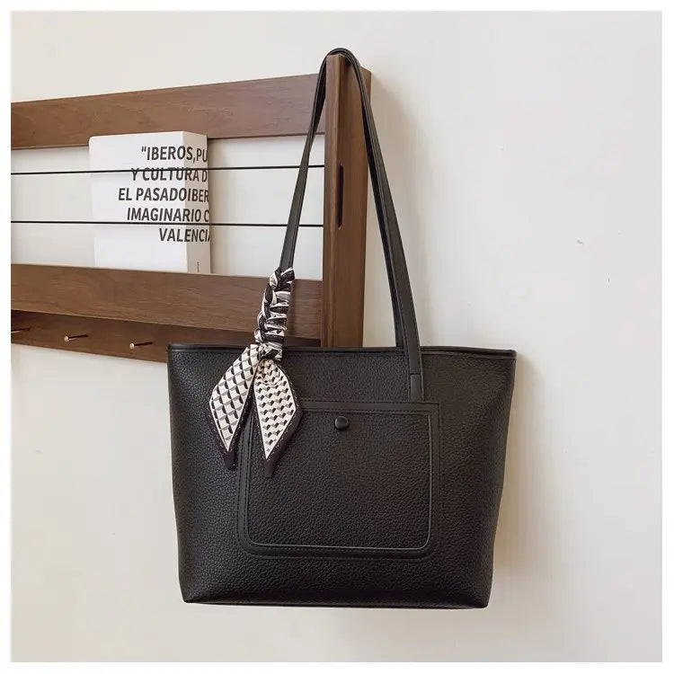 Fashionable Women's Handbag Crafted From Fine Leather Boasting Casual Simple Vintage And Trendy Daily Look