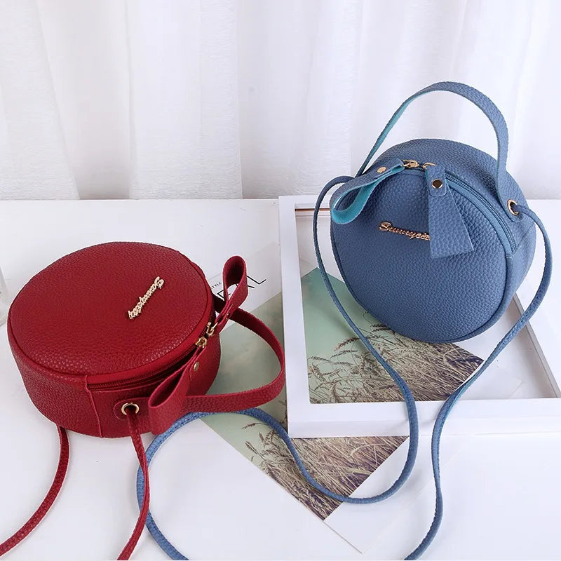 New handbag cute little round bag shoulder diagonal bag portable cosmetic bag foreign trade wholesale small bag. Women's bag