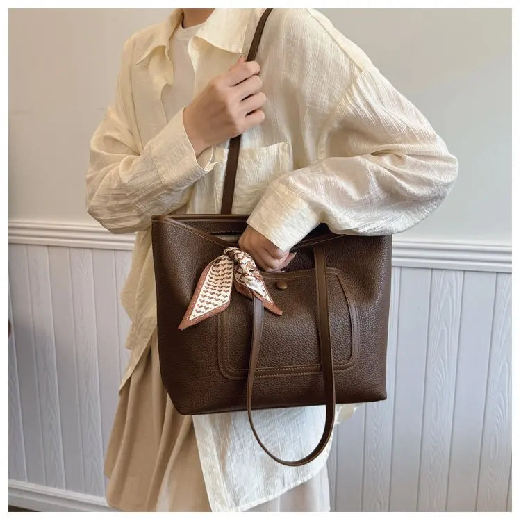 Fashionable Women's Handbag Crafted From Fine Leather Boasting Casual Simple Vintage And Trendy Daily Look