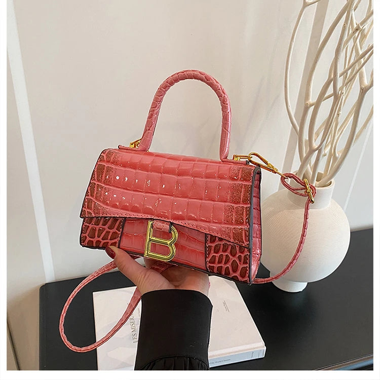 Chic Women's Handbag From Famous Designer In Soft Leather With Popular Classic Appeal And Comfortable Handle