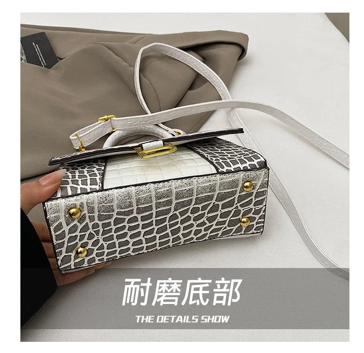 Chic Women's Handbag From Famous Designer In Soft Leather With Popular Classic Appeal And Comfortable Handle