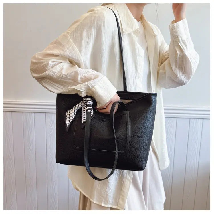 Fashionable Women's Handbag Crafted From Fine Leather Boasting Casual Simple Vintage And Trendy Daily Look