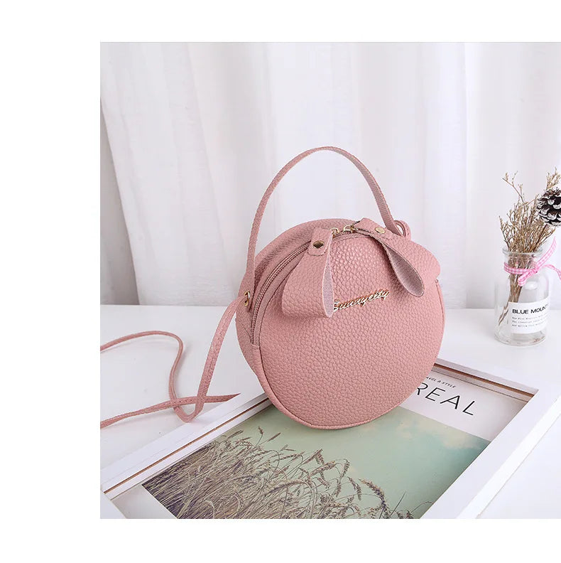 New handbag cute little round bag shoulder diagonal bag portable cosmetic bag foreign trade wholesale small bag. Women's bag