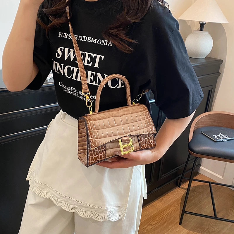 Chic Women's Handbag From Famous Designer In Soft Leather With Popular Classic Appeal And Comfortable Handle