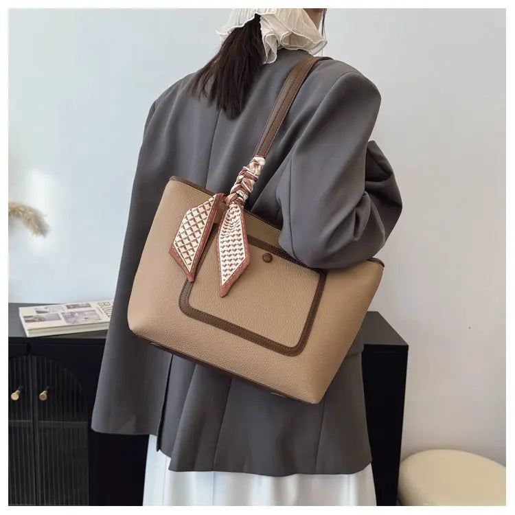 Fashionable Women's Handbag Crafted From Fine Leather Boasting Casual Simple Vintage And Trendy Daily Look